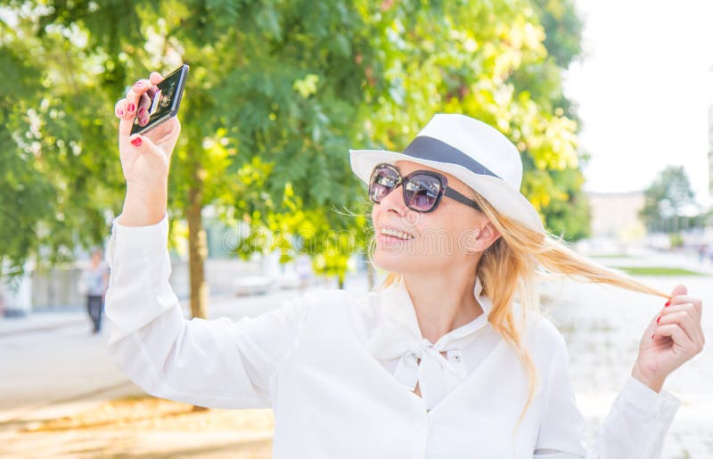 Fashion woman doing selfie royalty free stock photos Fashion woman doing selfie royalty free stock photos