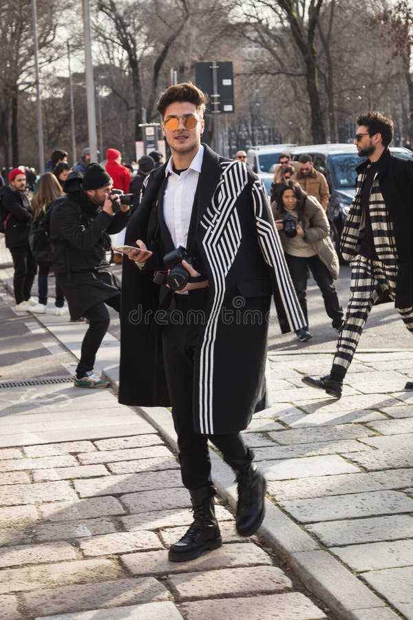 People Outside Ferragamo Fashion Show Building for Milan Men S Fashion ...