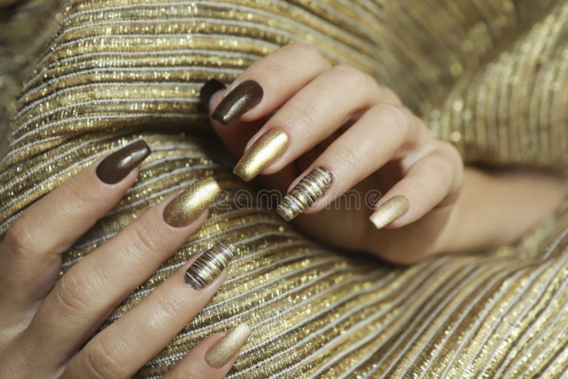 MYEONG Nail Lacquer, shimmer Finish Nail Polish Golden - Price in India,  Buy MYEONG Nail Lacquer, shimmer Finish Nail Polish Golden Online In India,  Reviews, Ratings & Features | Flipkart.com