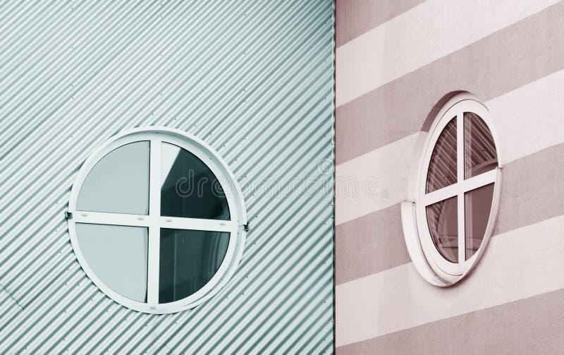 Fassade Gemacht Vom Wellblech Stockfoto - Bild von pflaster, metall