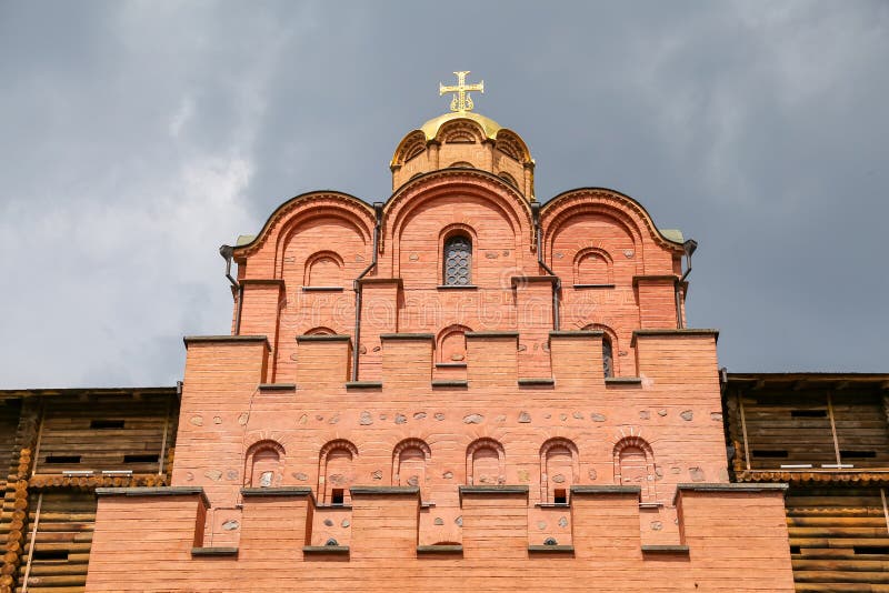Fassade von Golden Gate in Kiew, Ukraine stockfotos Fassade von Golden Gate in Kiew, Ukraine stockfotos