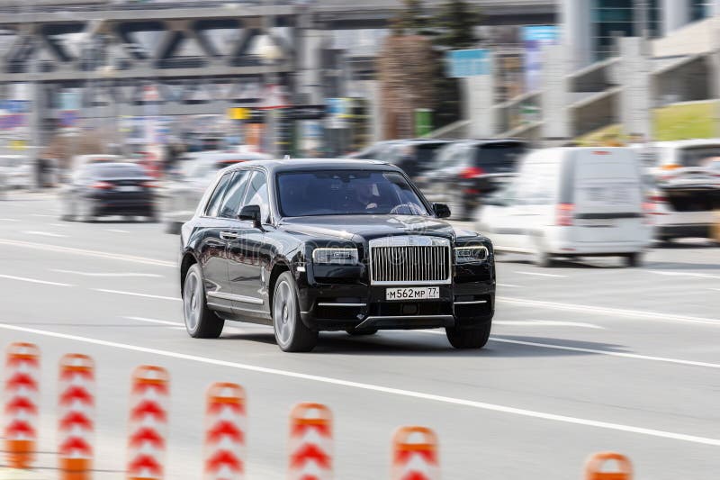 4x4 rolls royce cullinan hi-res stock photography and images - Alamy