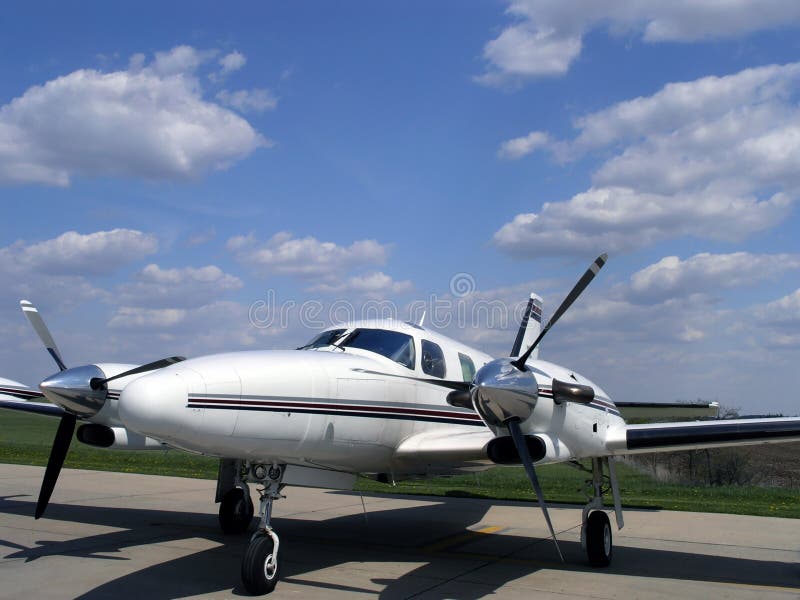 Mellizo motor Un avion turbohélice central eléctrica.