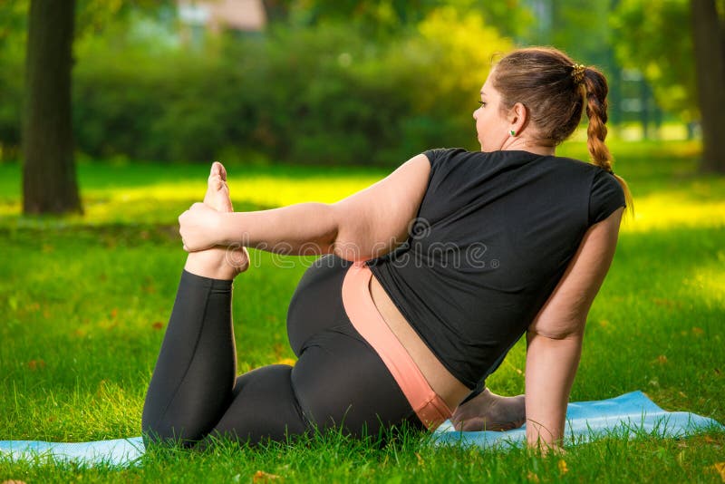 Fat Woman in the Park Doing Yoga, Plus Size Woman is Very Flexible Stock  Photo - Image of amazing, girl: 152200078