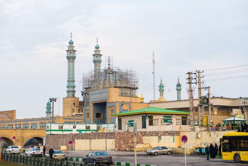 Fatima Masumeh Shrine i staden av Qom, Iran royaltyfria foton Fatima Masumeh Shrine i staden av Qom, Iran royaltyfria foton