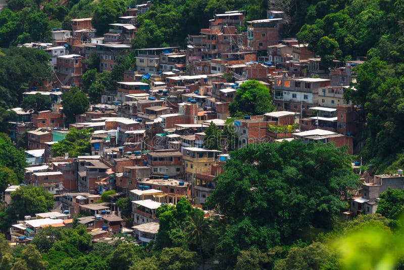 Favela Babilonia nahe Copacabana in Rio de Janeiro lizenzfreies stockbild Favela Babilonia nahe Copacabana in Rio de Janeiro lizenzfreies stockbild