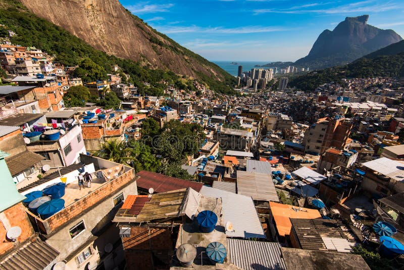 Favela DA Rocinha En Rio De Janeiro Foto de archivo Imagen de casas