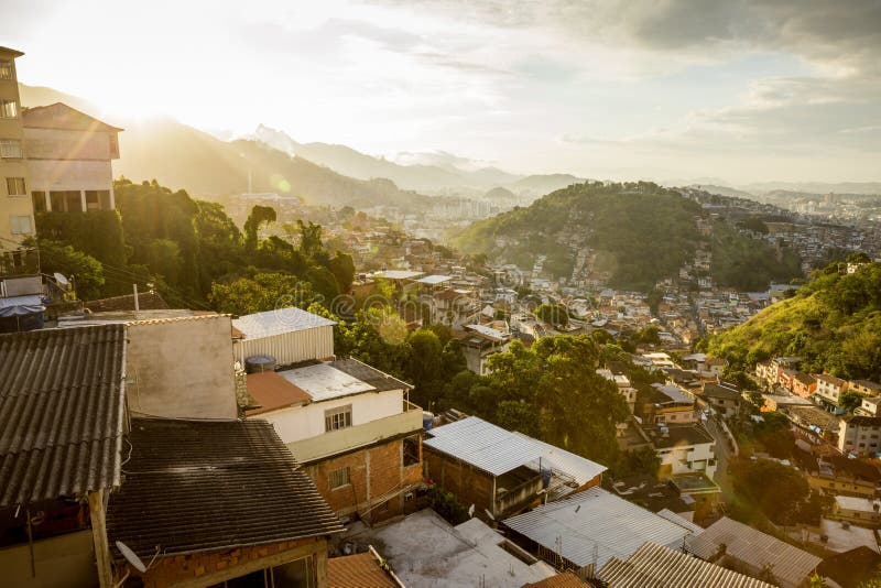 Favela Morro DA Coroa in Santa Teresa-Bezirk von Rio de Janeiro stockbild Favela Morro DA Coroa in Santa Teresa-Bezirk von Rio de Janeiro stockbild