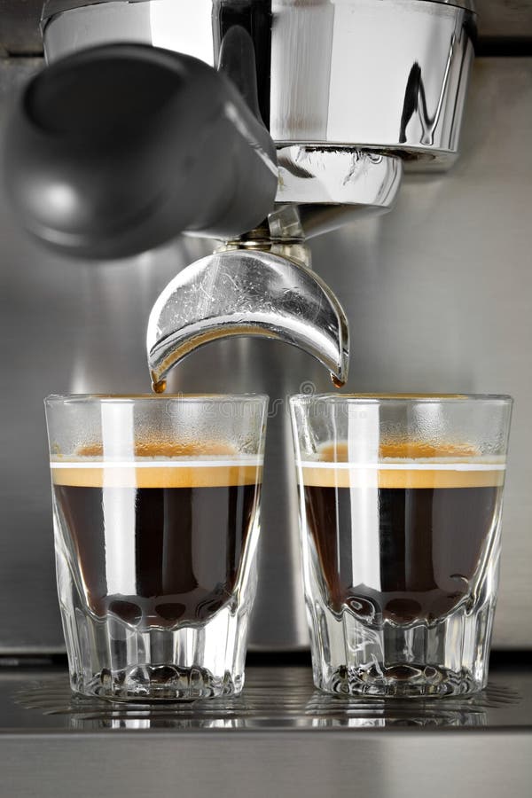 Fazendo o café fotografia de stock Fazendo o café fotografia de stock