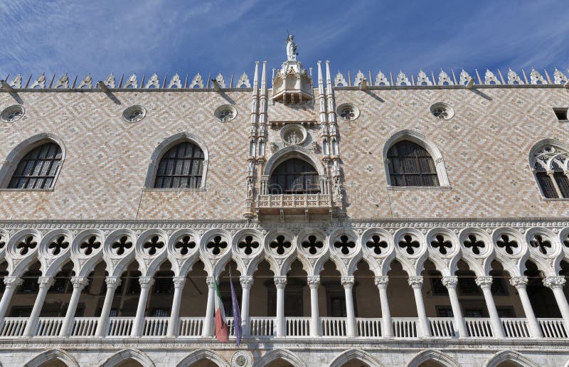 Façade gothique de palais de doge à Venise, Italie images libres de droits Façade gothique de palais de doge à Venise, Italie images libres de droits