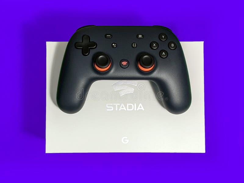 Fechamento De Uma Controladora De Jogos Do Google Stadia Sendo Jogada Na  Lata De Lixo Imagem Editorial - Imagem de jogador, nuvem: 164690200