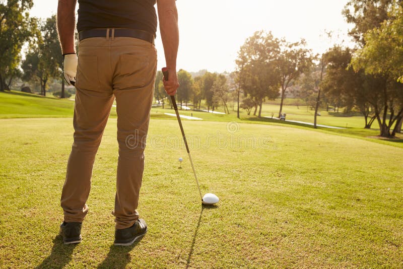 Bater No Carro Dos Sonhos. Tiro Na Retaguarda De Dois Homens Jogando Um Jogo  De Golfe. Imagem de Stock - Imagem de dirigir, homens: 273921871