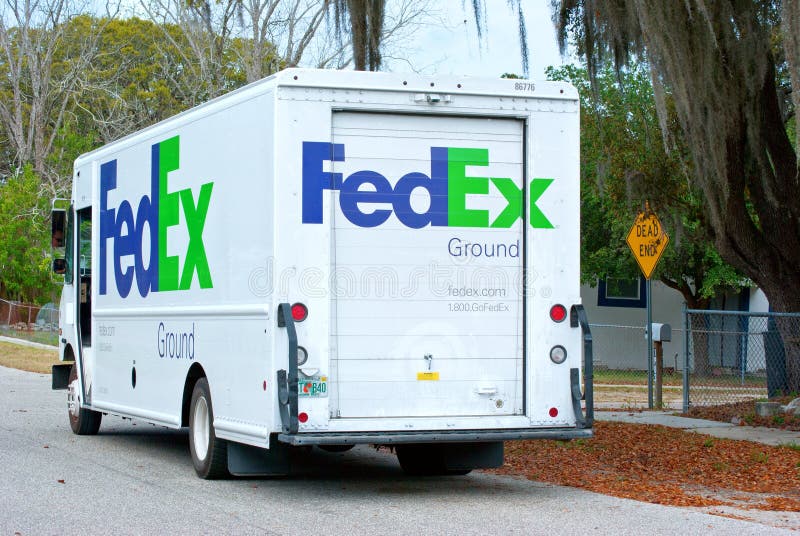 Does FedEx deliver on Sunday?
