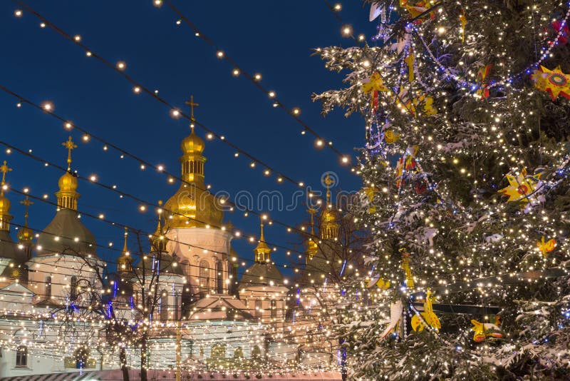 Feestelijke Kerstboom 2017 stock afbeelding Feestelijke Kerstboom 2017 stock afbeelding