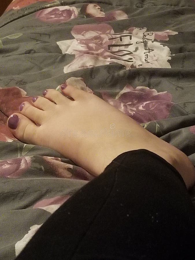 Girls Hot Foot