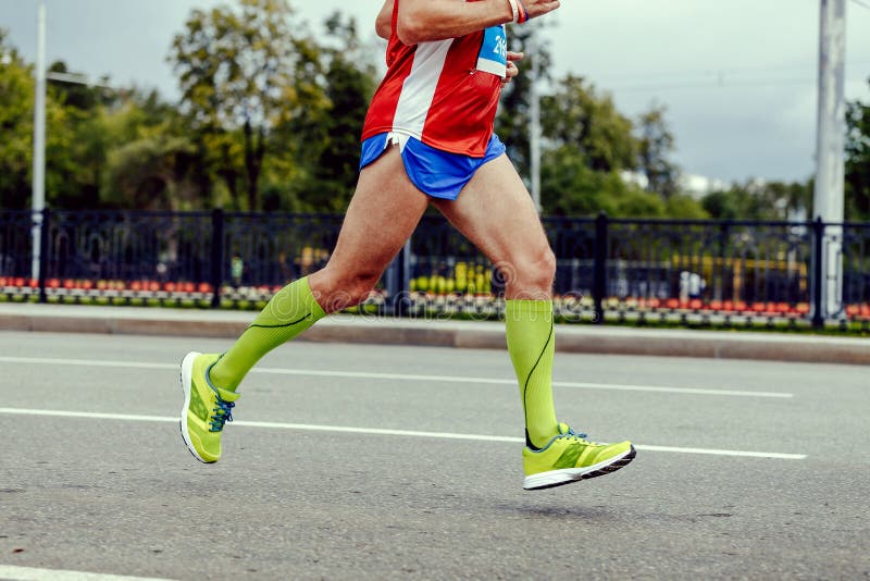 running a marathon in barefoot shoes