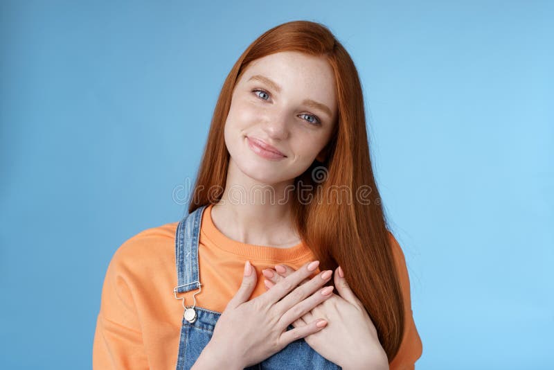 Fundo Jovem Com Olhos Grandes Fundo, Foto De Menina Feia Imagem de