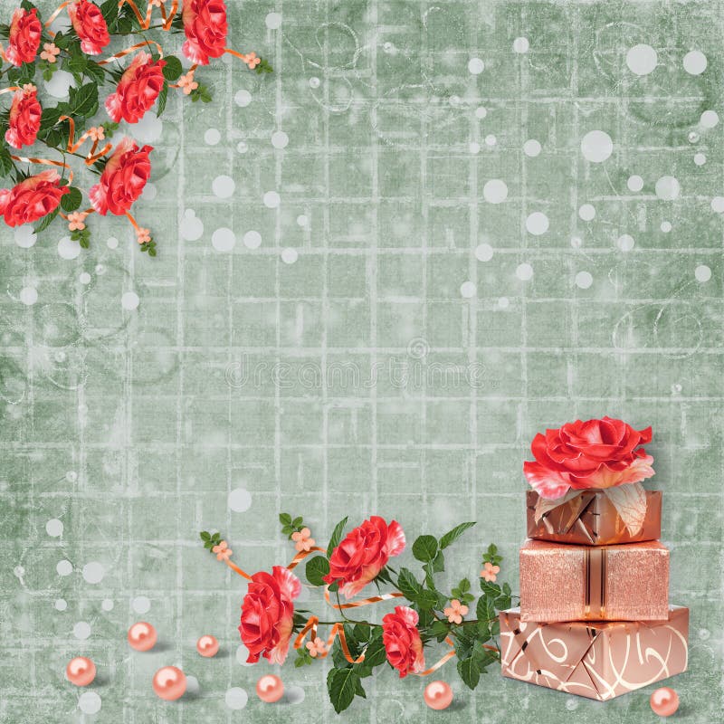 Feiertagskarte mit Geschenkboxen, Perlen und Blumenstrauß von schönen roten Rosen auf Grünbuchhintergrund stockfoto Feiertagskarte mit Geschenkboxen, Perlen und Blumenstrauß von schönen roten Rosen auf Grünbuchhintergrund stockfoto