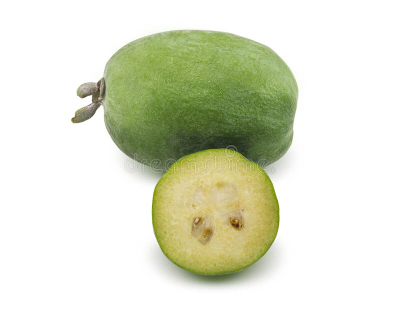 Feijoa est isolé sur un fond blanc photo stock Feijoa est isolé sur un fond blanc photo stock