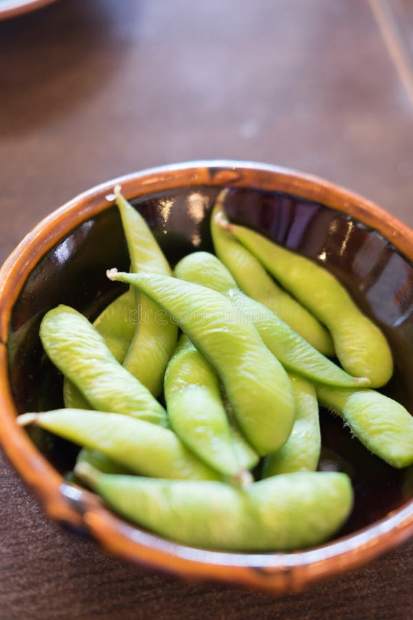 Feijão japonês de Edamame da culinária imagens de stock