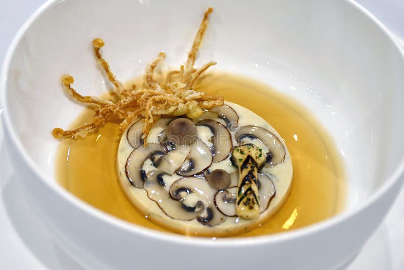 Feiner Speisender Aperitif Pilz Terrine Mit Krabbe Stockfoto Bild