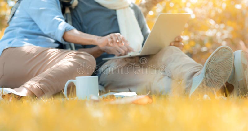Família e computador foto de stock. Imagem de internet - 18559528