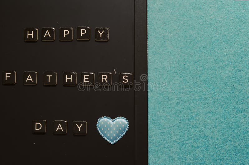 Feliz Saludo Del Día Del Padre En La Pizarra Decorado Con Corazón Azul ...