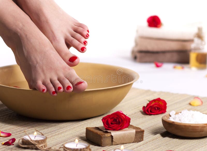 Trải nghiệm làm đẹp tuyệt vời tại Foot Spa Treatment giúp bạn đón đầu một ngày mới mệt mỏi với sức khỏe và tinh thần thư thái. 