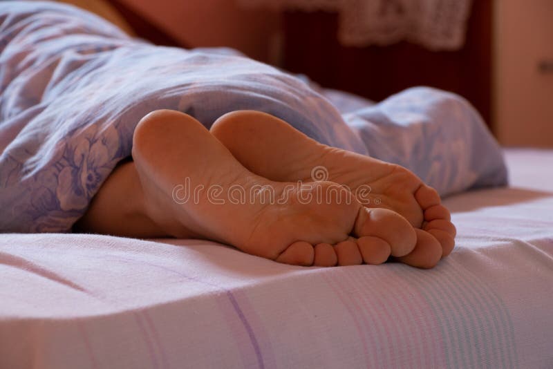 1,400+ Sleeping With Pillow Between Legs Stock Photos, Pictures &  Royalty-Free Images - iStock