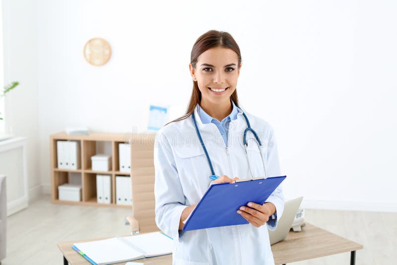 Female medical assistant working in clinic royalty free stock photography Female medical assistant working in clinic royalty free stock photography