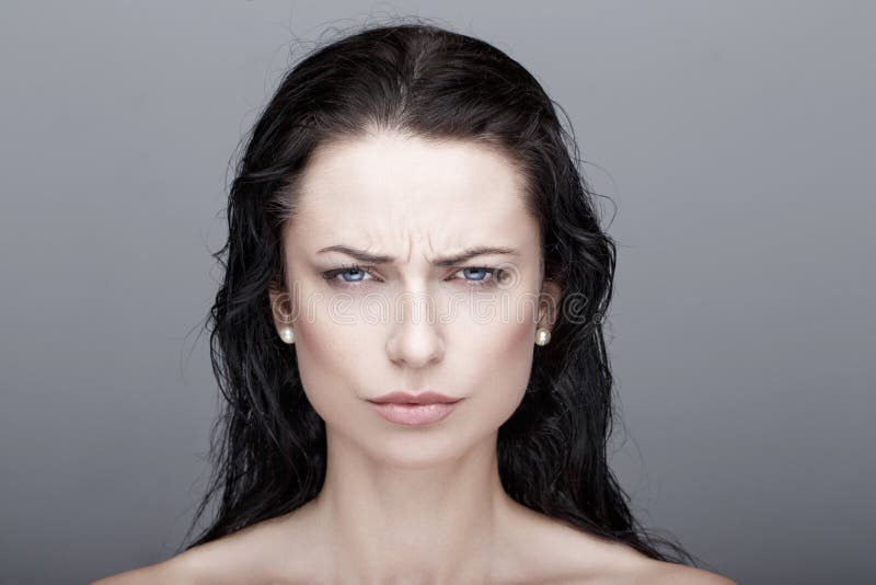Femeie brunetă enervantă royalty free stock images