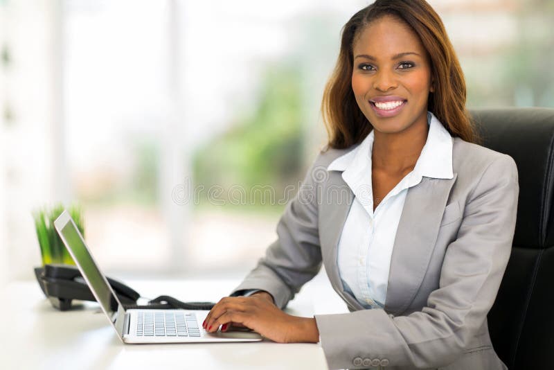 Femeie de afaceri americană din Africa stock photo