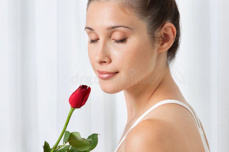 Femme avec Rose rouge photos libres de droits Femme avec Rose rouge photos libres de droits