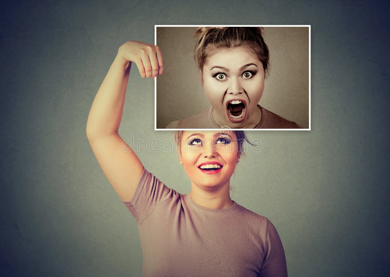 Femme ayant dédoublé le caractère et les émotions images stock Femme ayant dédoublé le caractère et les émotions images stock