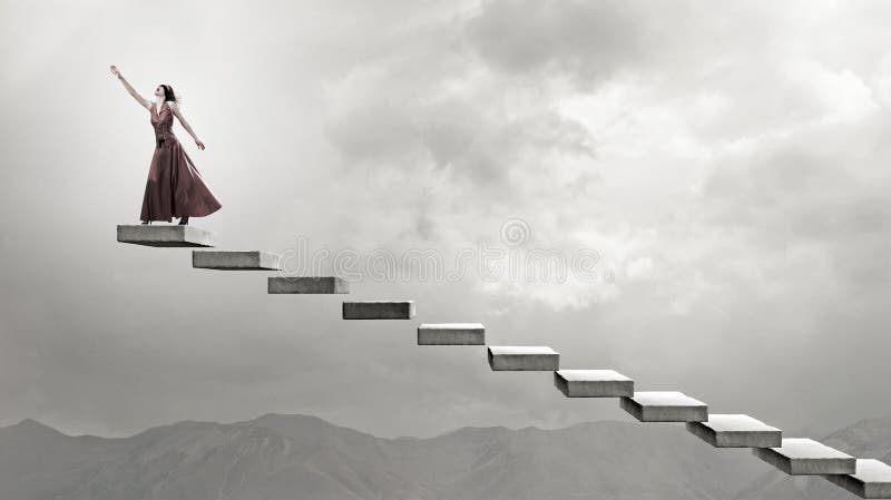 Femme courant sur des escaliers photos libres de droits Femme courant sur des escaliers photos libres de droits