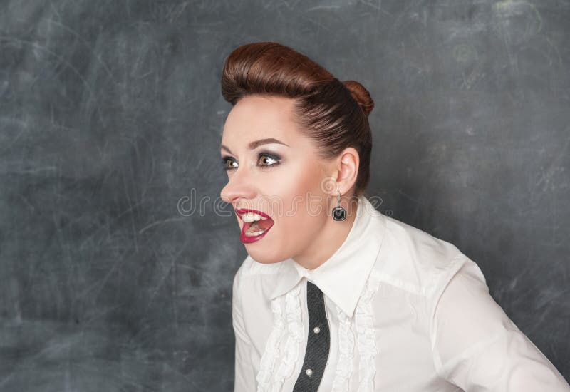 Femme criant avec colère photos libres de droits