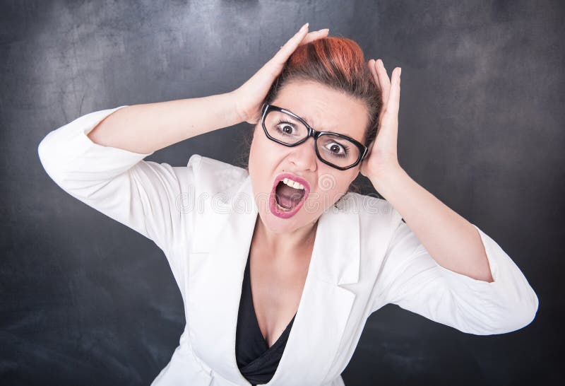 Femme criant avec colère image libre de droits