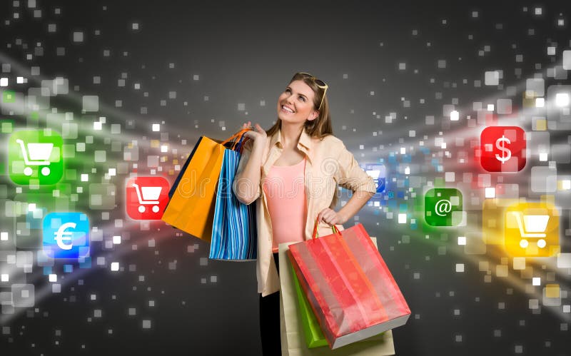 Femme d'achats entourée par des icônes de commerce électronique Femme d'achats entourée par des icônes de commerce électronique