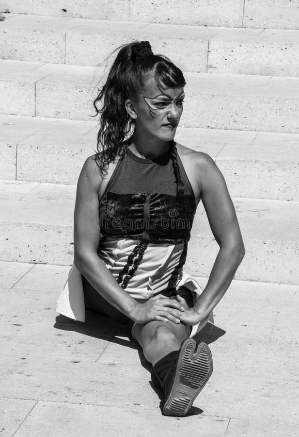 Femme d'acrobate photographie stock Femme d'acrobate photographie stock