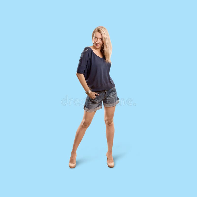 Femme d'isolement sur le fond à la mode de gradient image libre de droits