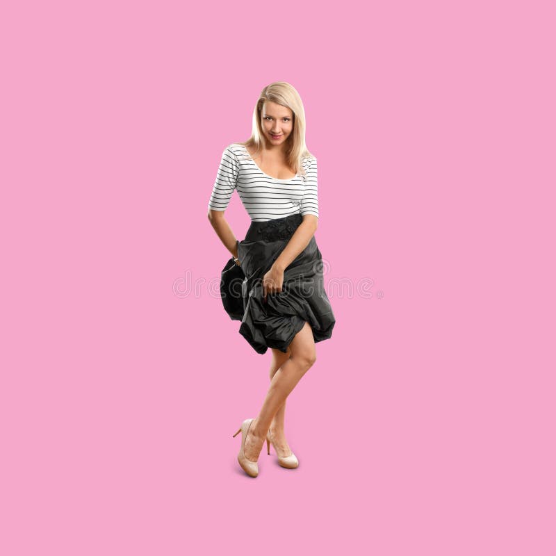 Femme d'isolement sur le fond à la mode de gradient photos libres de droits