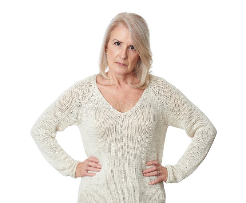 Femme de 50 ans en colère isolée sur blanc image libre de droits