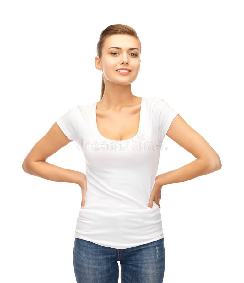 Femme de sourire dans le T-shirt blanc vide photographie stock Femme de sourire dans le T-shirt blanc vide photographie stock