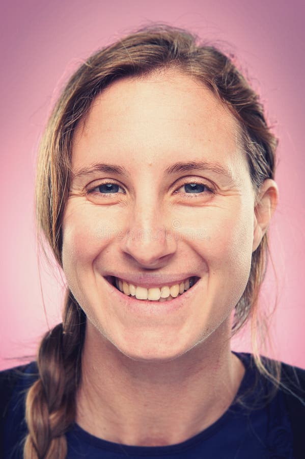 Femme de sourire de portrait photo libre de droits Femme de sourire de portrait photo libre de droits