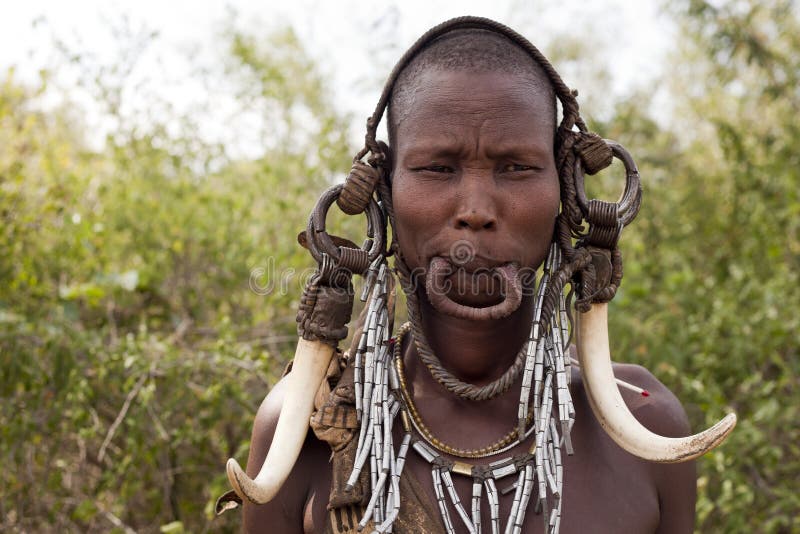 Femme de Mursi image libre de droits Femme de Mursi image libre de droits