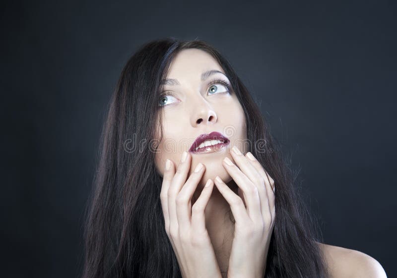 Femme douce photo stock. Image du renivellement, regarder 39418844