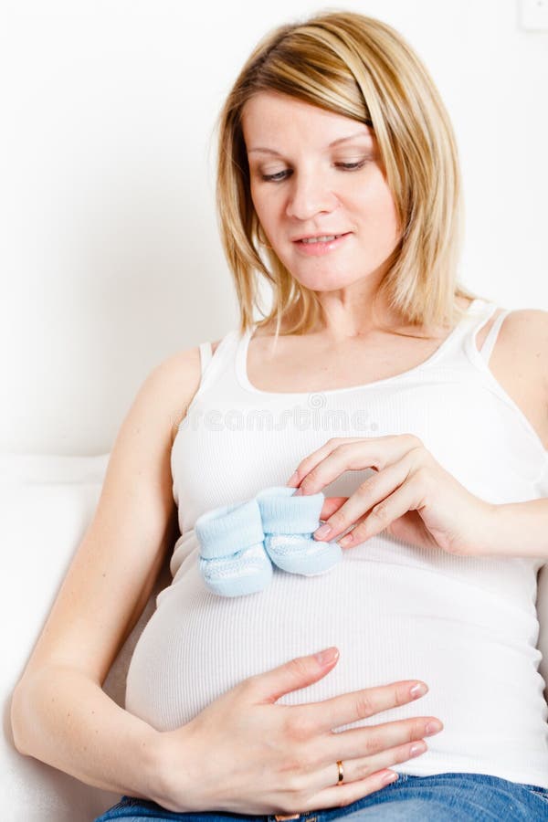 Femme enceinte photo stock. Image du ventre, enceinte 21843854