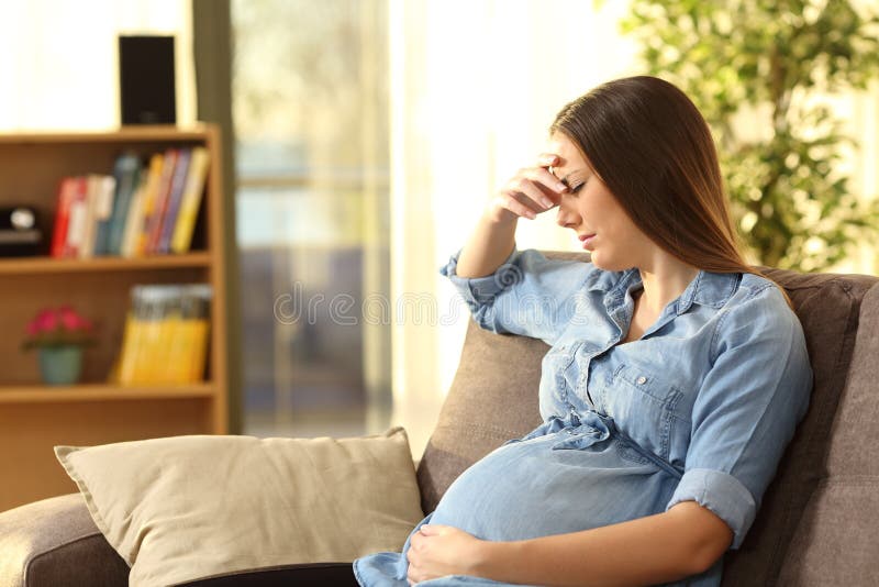 Femme enceinte inquiétée à la maison