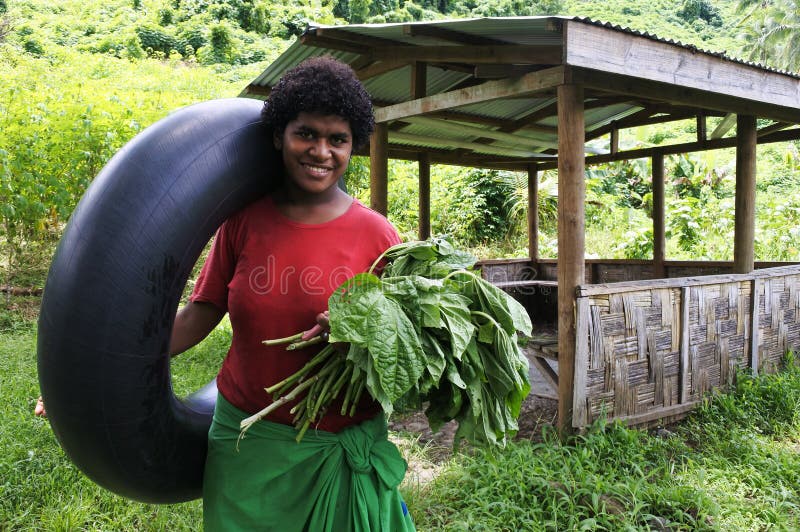 Femme indigène de Fijian aux Fidji