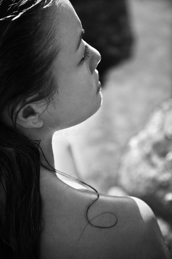 Femme nu sur la plage. photographie stock libre de droits